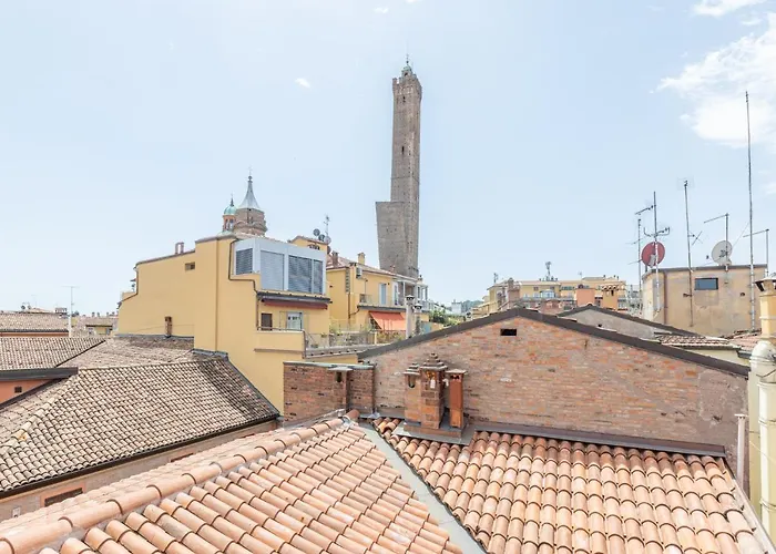 Asinelli, Bologna By Short Holidays